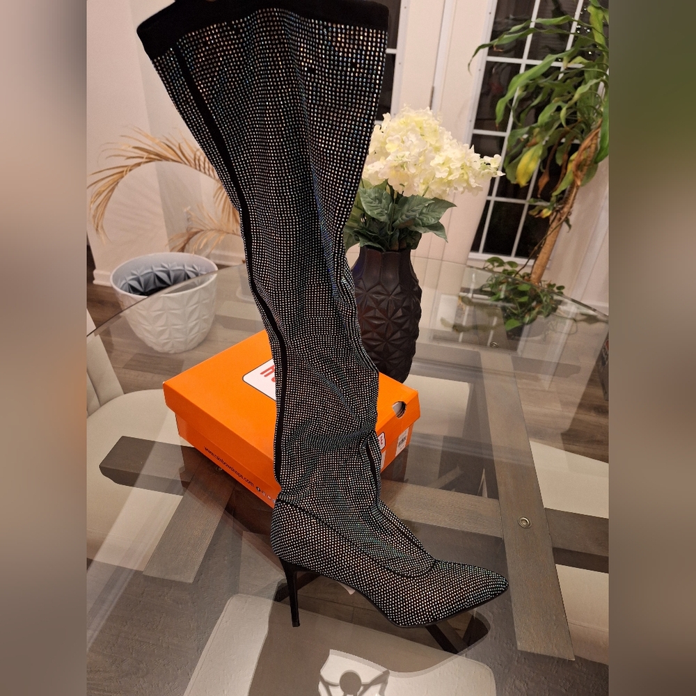 Sequin thigh-high pointy stilletto boots! Never worn in box-Size 11- 🔥